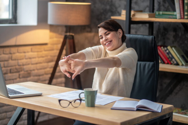 Read more about the article Noisy Joints: cause for concern or just part of getting older?
